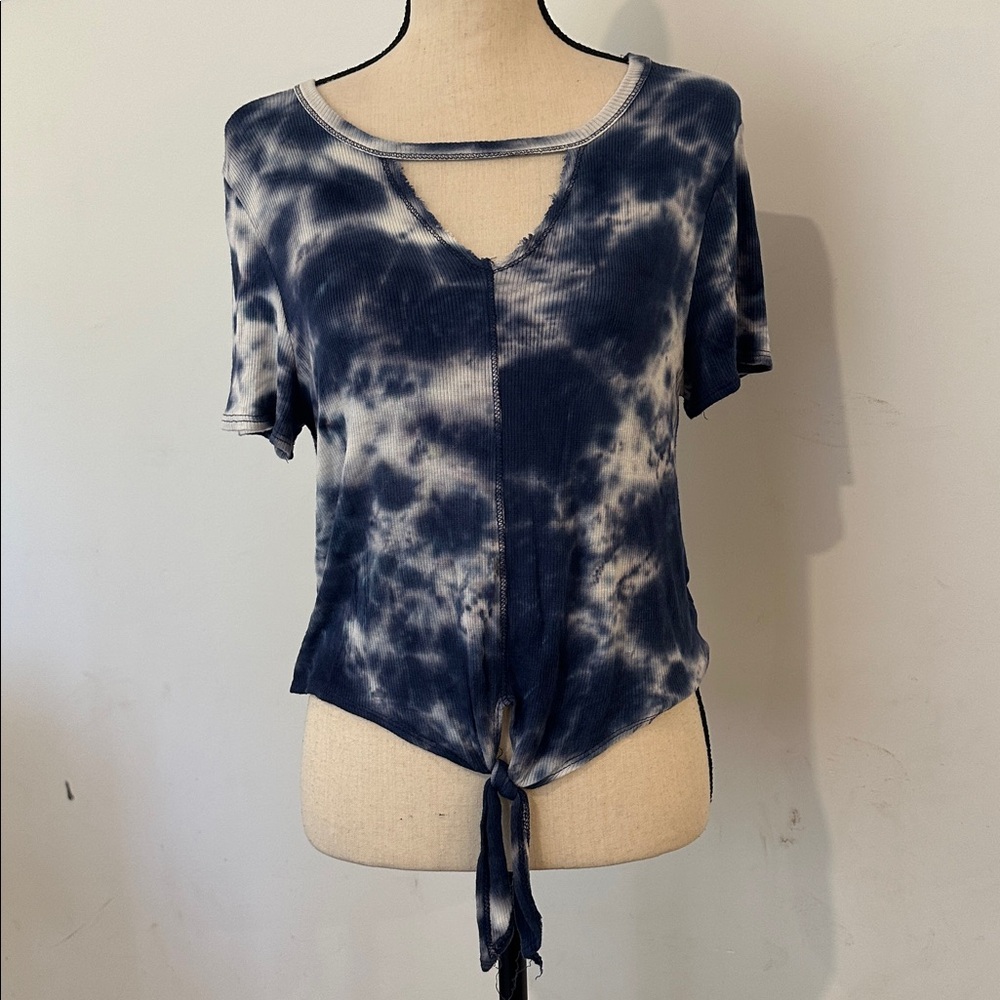 Paper Crane Navy and White Tie-Dye Short Sleeve Tie Front Tee